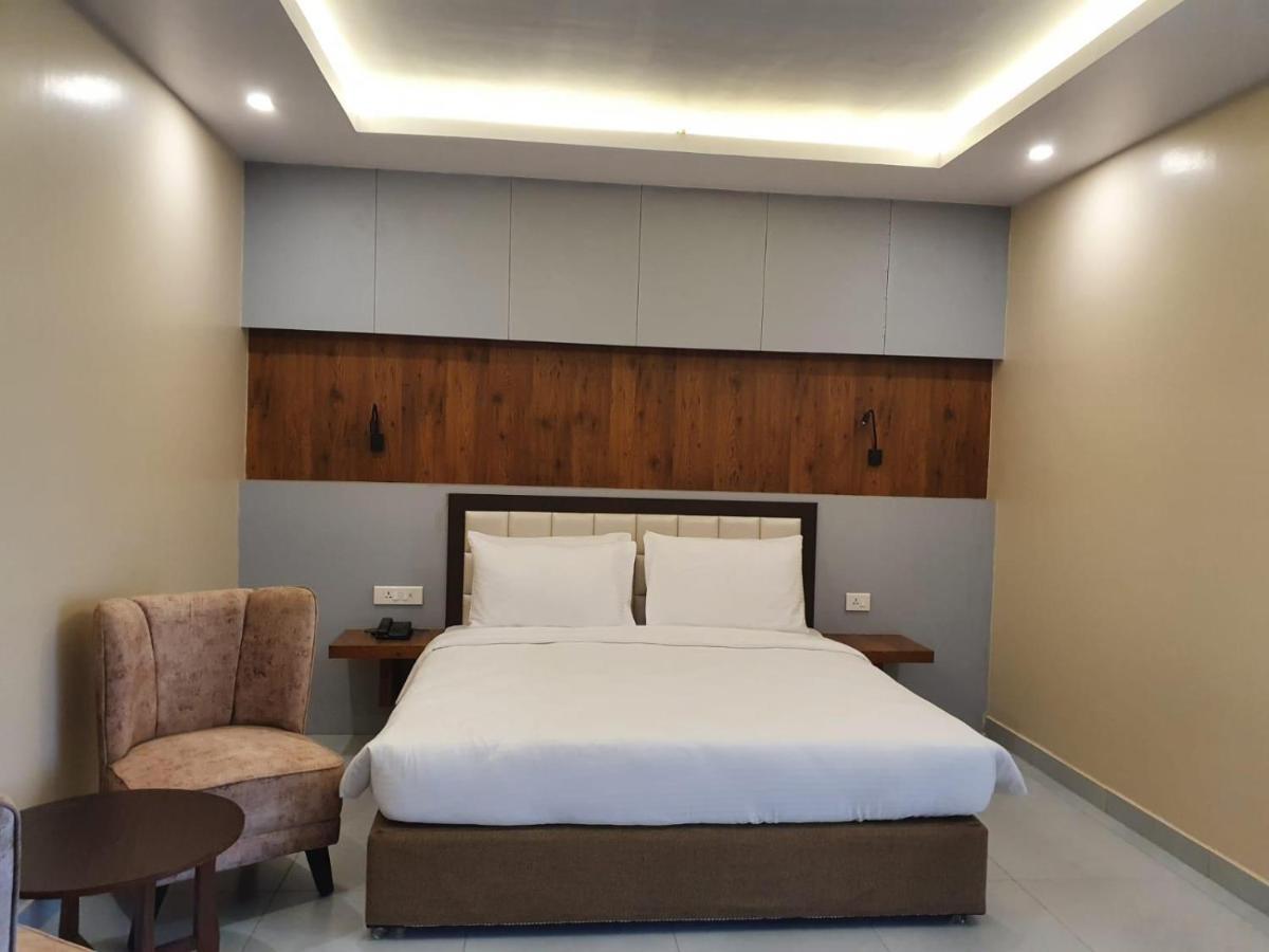 Hotel Palm International Butwal Luaran gambar